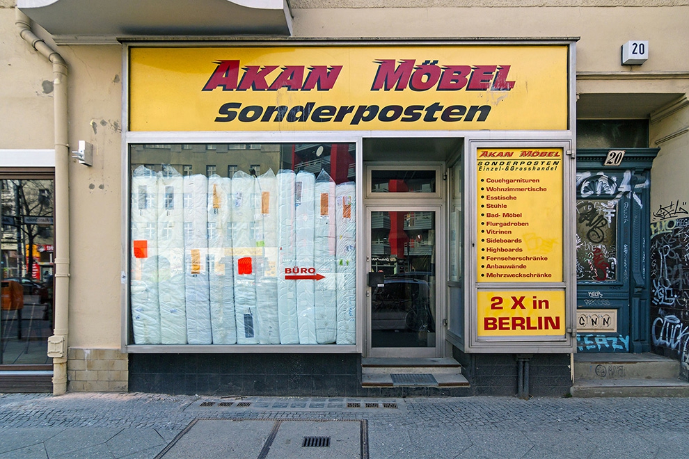 http://www.florianthein.de/files/gimgs/th-16_AKAN-MÖBEL-Sonderposten.jpg